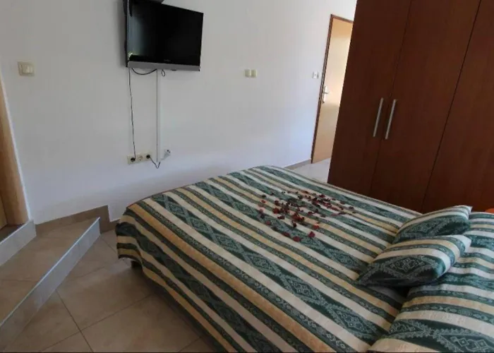 Neo Apartment